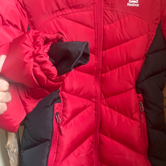 NWOT Women's Reebox Strength Power Hooded Puffer Jacket Size Small - Picture 10 of 13